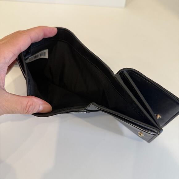 MARC JACOBS S129L01FA21 THE GLAM SHOT MEDIUM TRIFOLD IN BLACK - Picture 9 of 12